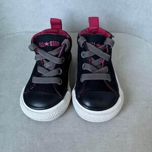 converse baby infant sz 2 black & red